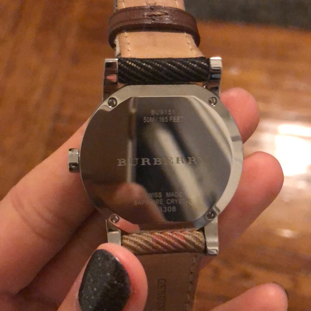 Burberry watch - Picture 4 of 4